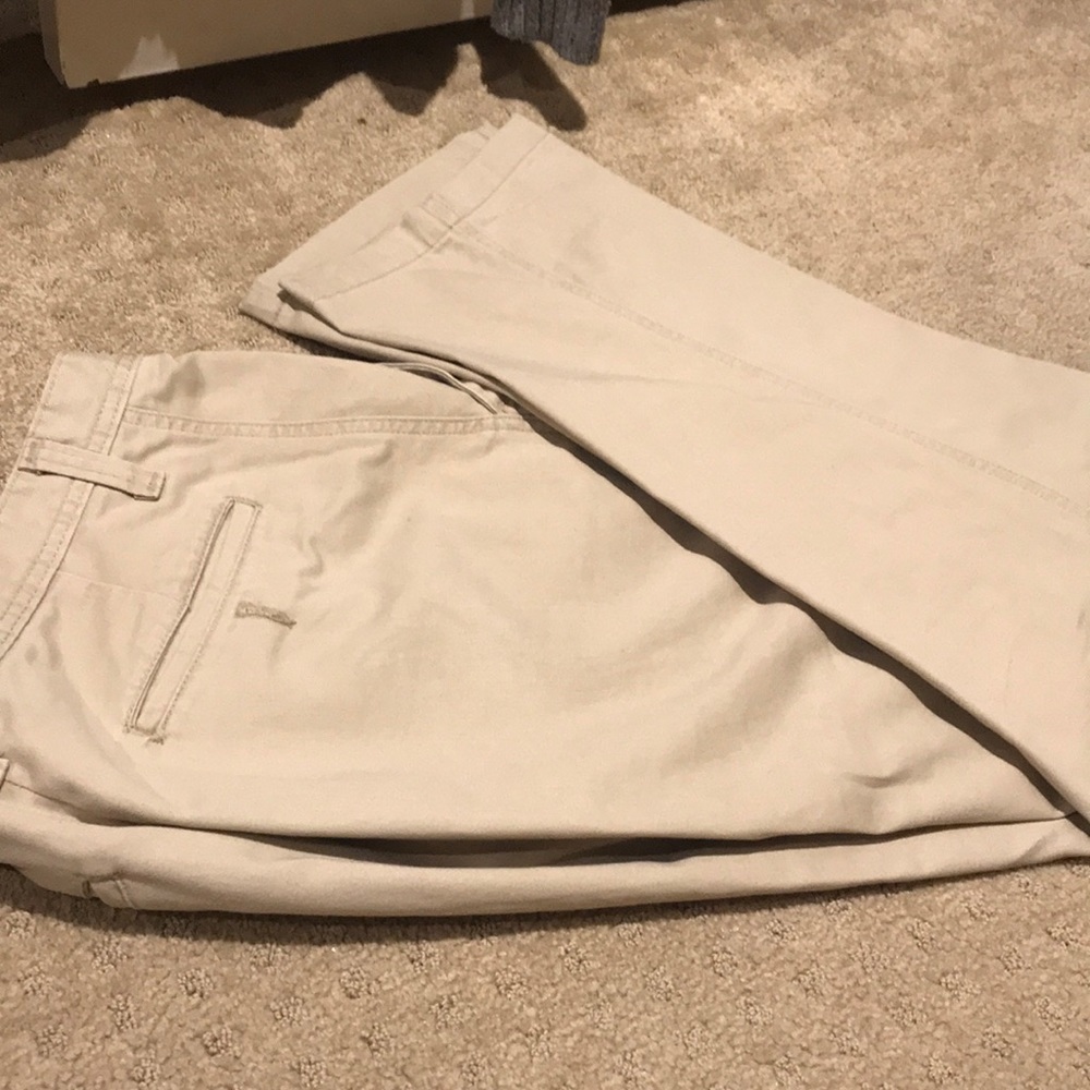 Men’s khaki pants